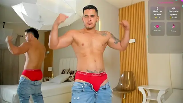 Snapshot of big-tyler chatting on December 15, 2025, 8:13 pm big-tyler online show from December 15, 2025, 8:13 pm