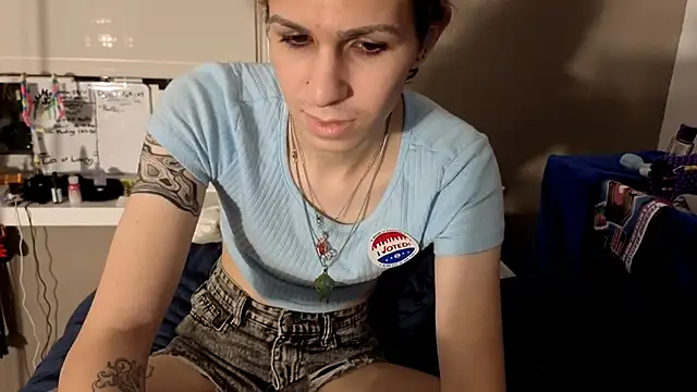 Snapshot of cuddlyavenue chatting on November 5, 2025, 2:11 am cuddlyavenue online show from November 5, 2025, 2:11 am