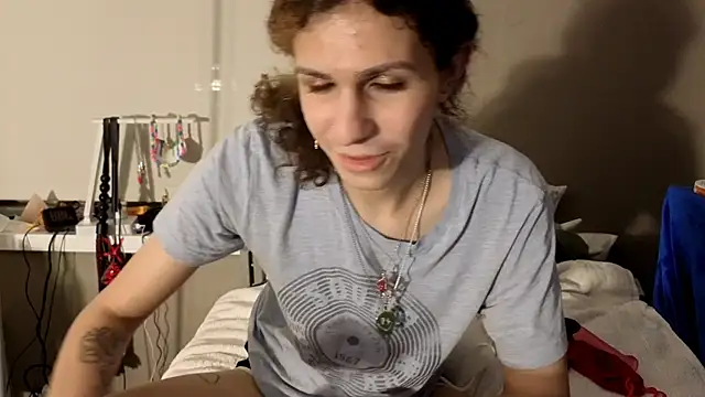 Snapshot of cuddlyavenue chatting on November 6, 2025, 2:12 am cuddlyavenue online show from November 6, 2025, 2:12 am