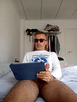 Snapshot of EmilioTaladdro chatting on May 1, 2026, 5:56 am EmilioTaladdro online show from May 1, 2026, 5:56 am