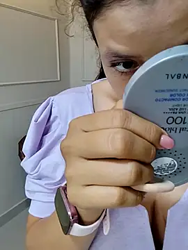 ArielBlossom    online show from September 25, 2025, 11:03 am