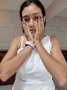 ArielBlossom    online show from October 17, 2025, 11:02 am