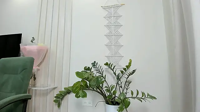 jamienyaam online show from December 18, 2025, 7:36 am