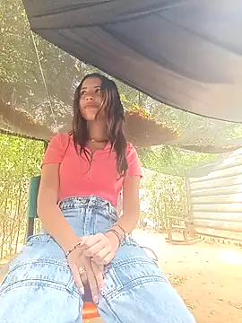 Snapshot of Sweet-Doncella chatting on September 12, 2025, 1:33 pm Sweet-Doncella online show from September 12, 2025, 1:33 pm