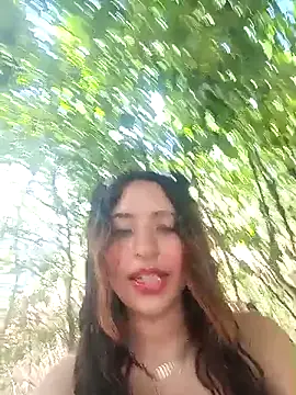 Snapshot of Sweet-Doncella chatting on September 15, 2025, 2:39 pm Sweet-Doncella online show from September 15, 2025, 2:39 pm