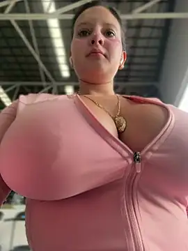 GabyMejiaa online show from February 28, 2026, 8:32 pm