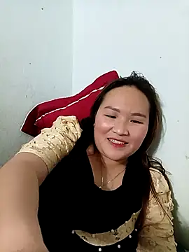 Snapshot of Tamara-a chatting on February 5, 2026, 1:27 pm Tamara-a online show from February 5, 2026, 1:27 pm