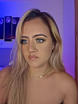 MaryMoon  online show from September 18, 2025, 11:18 pm