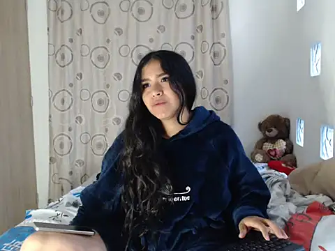 Snapshot of Pamela_mua chatting on September 20, 2025, 11:00 am Pamela mua online show from September 20, 2025, 11:00 am