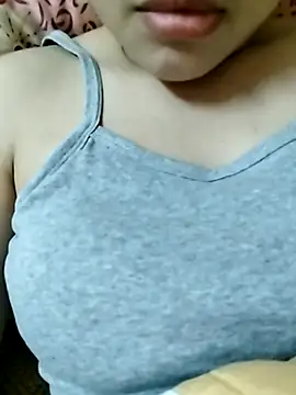 Snapshot of Ella_sex001 chatting on October 5, 2025, 6:12 am Ella sex001 online show from October 5, 2025, 6:12 am