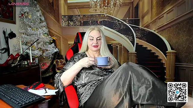 Snapshot of Nina_Devillle chatting on January 12, 2026, 3:23 am Nina Devillle online show from January 12, 2026, 3:23 am