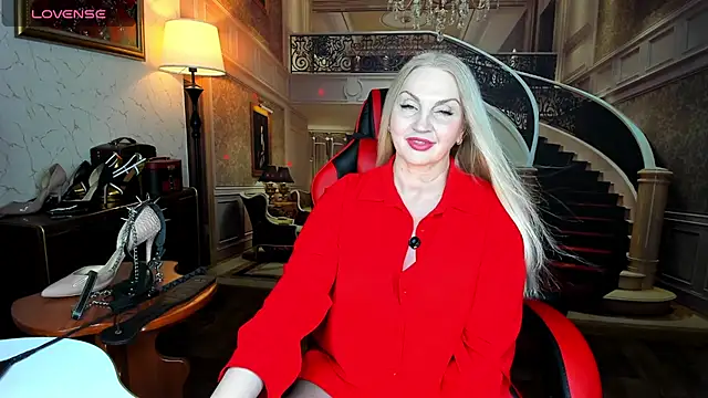 Snapshot of Nina_Devillle chatting on February 10, 2026, 2:32 pm Nina Devillle online show from February 10, 2026, 2:32 pm