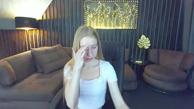 Alina Blonde online show from May 24, 2026, 5:34 am