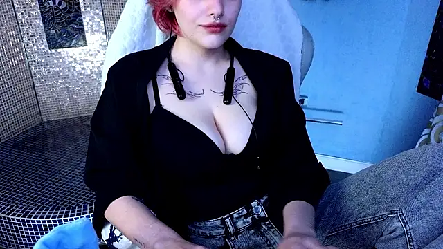 Snapshot of Eniferi chatting on February 4, 2026, 8:25 pm Eniferi online show from February 4, 2026, 8:25 pm