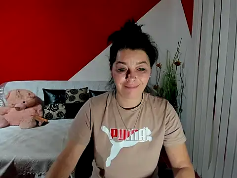 Snapshot of Soffy_Skye chatting on September 20, 2025, 3:40 am Soffy Skye online show from September 20, 2025, 3:40 am