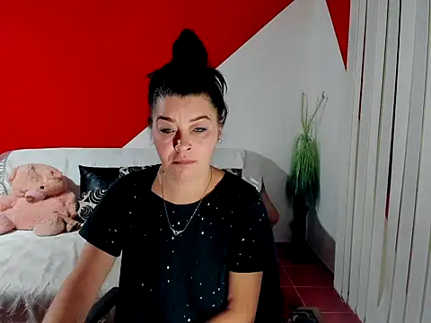 Snapshot of Soffy_Skye chatting on September 26, 2025, 3:32 am Soffy Skye online show from September 26, 2025, 3:32 am