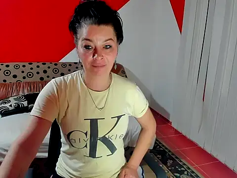 Snapshot of Soffy_Skye chatting on November 3, 2025, 4:36 am Soffy Skye online show from November 3, 2025, 4:36 am