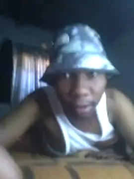 Snapshot of Freelly chatting on May 19, 2026, 7:26 am Freelly online show from May 19, 2026, 7:26 am