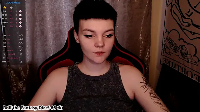 Snapshot of KrisNeal chatting on December 4, 2025, 10:13 am KrisNeal online show from December 4, 2025, 10:13 am