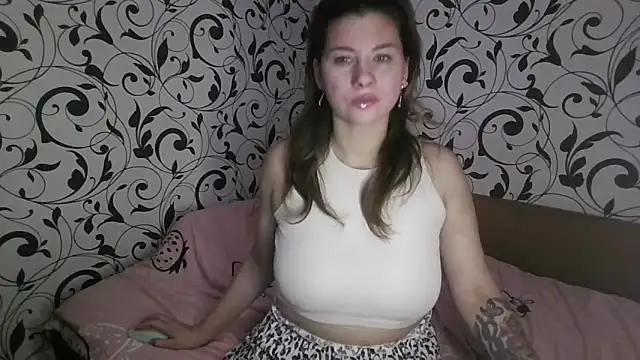 YourEmilie online show from November 15, 2025, 4:36 pm