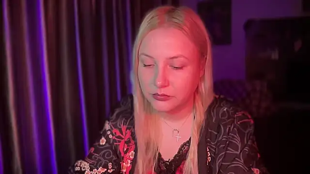 BikiHellena online show from December 15, 2025, 4:50 am