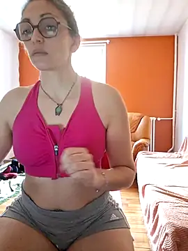 Snapshot of ChouqxxxCoreleone chatting on February 2, 2026, 10:03 am ChouqxxxCoreleone online show from February 2, 2026, 10:03 am