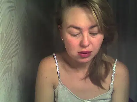 Snapshot of MartaLuna_ chatting on October 17, 2025, 8:44 pm MartaLuna online show from October 17, 2025, 8:44 pm