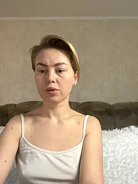 Snapshot of MartaLuna_ chatting on October 30, 2025, 6:59 am MartaLuna online show from October 30, 2025, 6:59 am