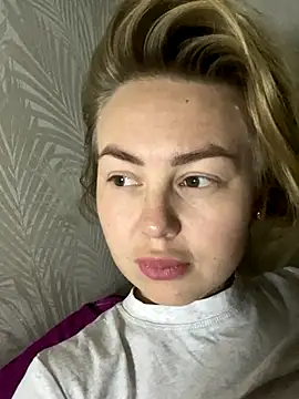 Snapshot of MartaLuna_ chatting on October 30, 2025, 7:14 pm MartaLuna online show from October 30, 2025, 7:14 pm