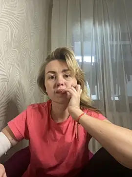 Snapshot of MartaLuna_ chatting on October 31, 2025, 1:56 pm MartaLuna online show from October 31, 2025, 1:56 pm