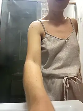 Snapshot of MartaLuna_ chatting on November 1, 2025, 7:49 pm MartaLuna online show from November 1, 2025, 7:49 pm