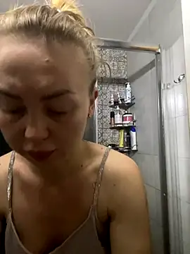 Snapshot of MartaLuna_ chatting on November 6, 2025, 7:26 pm MartaLuna online show from November 6, 2025, 7:26 pm