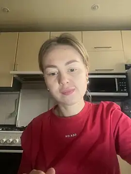 Snapshot of MartaLuna_ chatting on November 28, 2025, 11:57 am MartaLuna online show from November 28, 2025, 11:57 am