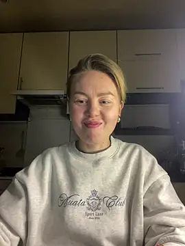 MartaLuna  online show from February 6, 2026, 5:38 pm