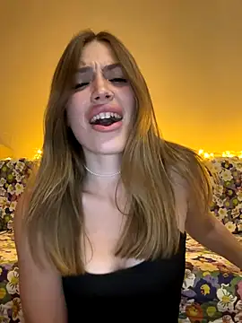 Elizabeth Tay online show from September 28, 2025, 8:03 pm