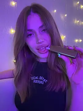 Elizabeth Tay online show from October 27, 2025, 4:55 pm