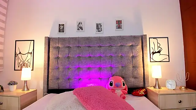 Linda Fosterr online show from November 15, 2025, 2:31 am