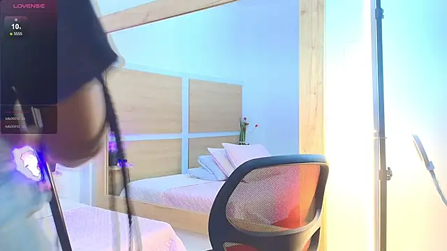 ValeryCortezm online show from November 2, 2025, 1:52 am