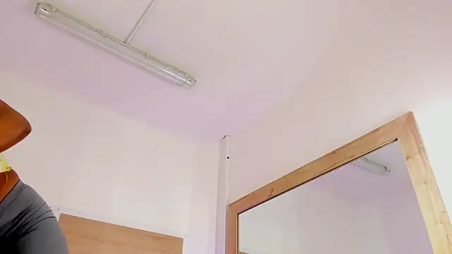 ValeryCortezm online show from December 16, 2025, 12:54 pm