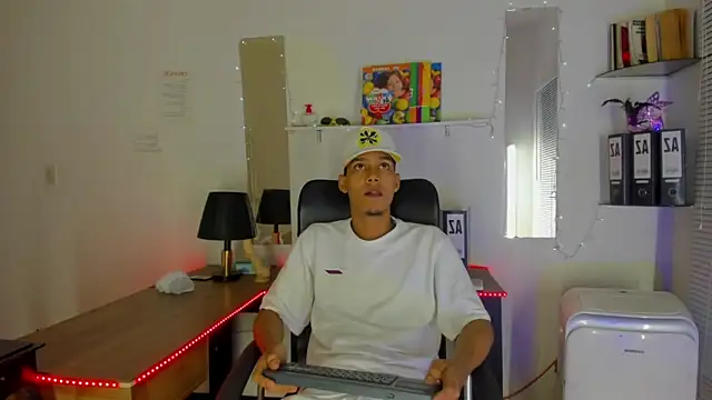 xxKamadevaxx online show from November 19, 2025, 12:49 pm