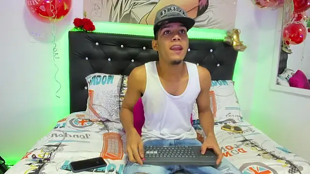 xxKamadevaxx online show from December 1, 2025, 12:21 pm