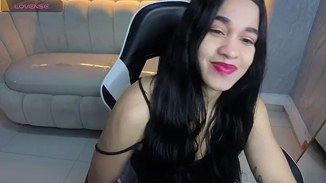 Snapshot of Maia_Tx chatting on October 28, 2025, 12:52 pm Maia Tx online show from October 28, 2025, 12:52 pm