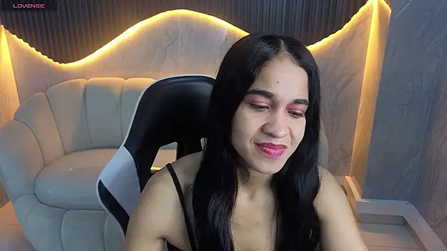 Snapshot of Maia_Tx chatting on November 9, 2025, 12:58 pm Maia Tx online show from November 9, 2025, 12:58 pm