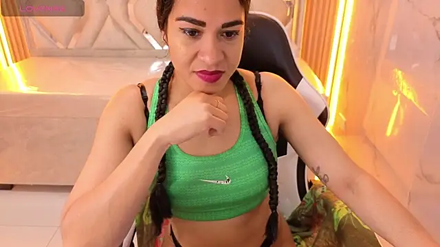 Snapshot of Maia_Tx chatting on December 4, 2025, 1:09 pm Maia Tx online show from December 4, 2025, 1:09 pm