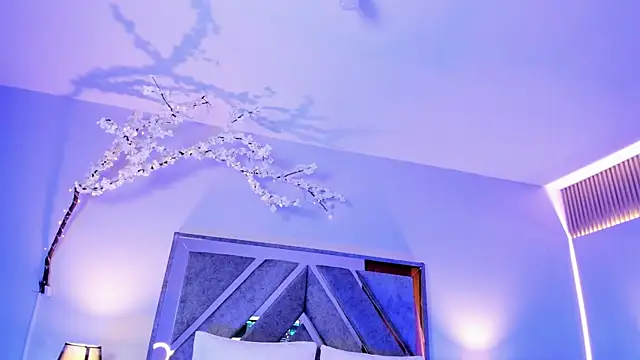 Isa Rouse   online show from November 11, 2025, 3:28 am