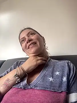 Snapshot of pamelaqenn_2 chatting on September 25, 2025, 5:38 pm pamelaqenn 2 online show from September 25, 2025, 5:38 pm