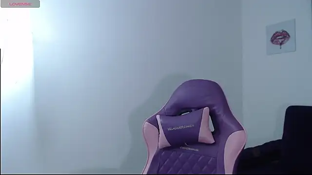 Snapshot of April_Becker chatting on January 16, 2026, 3:10 am April Becker online show from January 16, 2026, 3:10 am