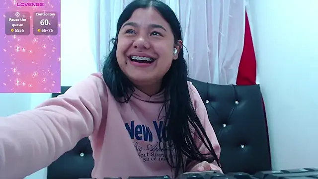 Snapshot of April_Becker chatting on February 18, 2026, 3:02 am April Becker online show from February 18, 2026, 3:02 am