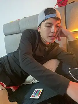 Snapshot of NaytonFreeman chatting on February 5, 2026, 12:10 pm NaytonFreeman online show from February 5, 2026, 12:10 pm