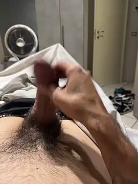 Snapshot of alexbergo87 chatting on September 15, 2025, 9:48 pm alexbergo87 online show from September 15, 2025, 9:48 pm